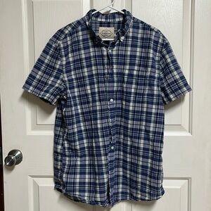 St. John’s Bay Men’s Button Up Short Sleeve Shirt Size Large